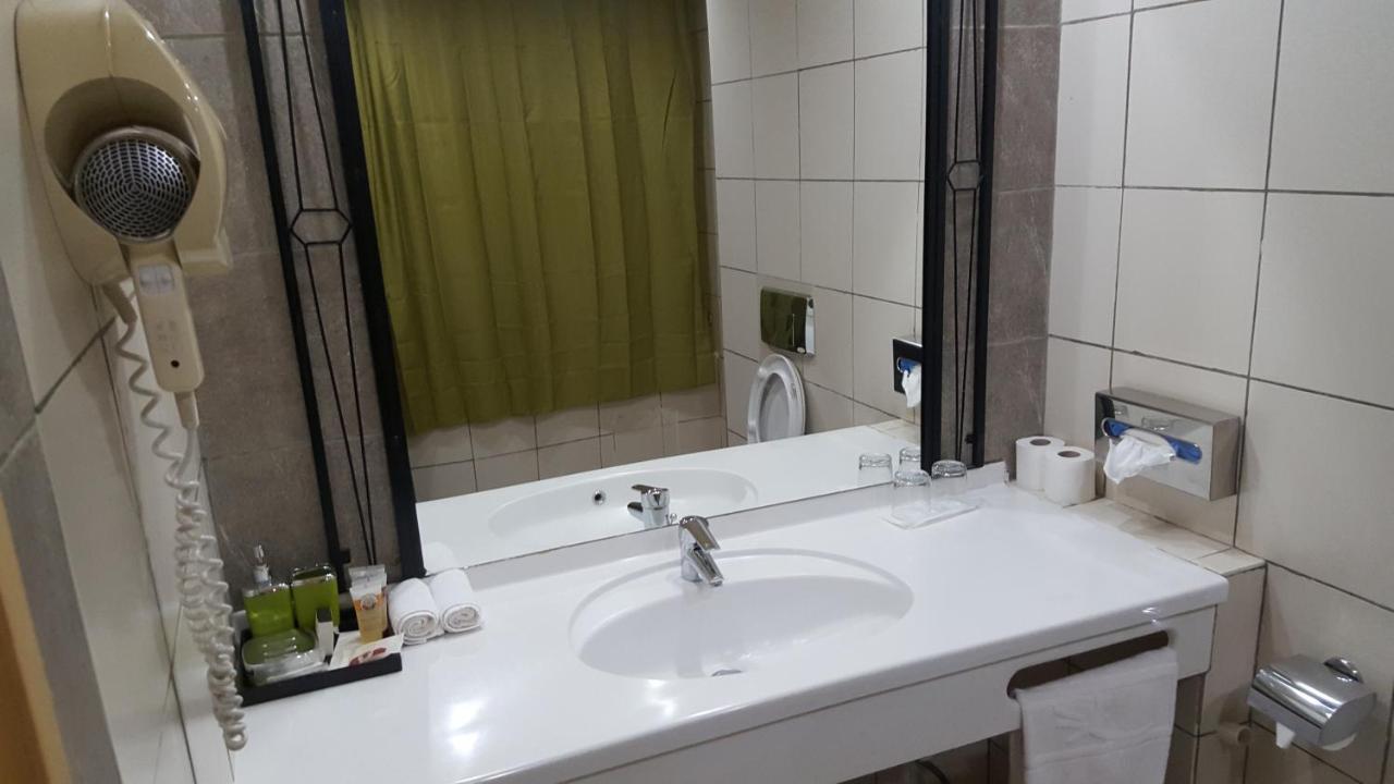 Hotel El Farouk باماكو المظهر الخارجي الصورة